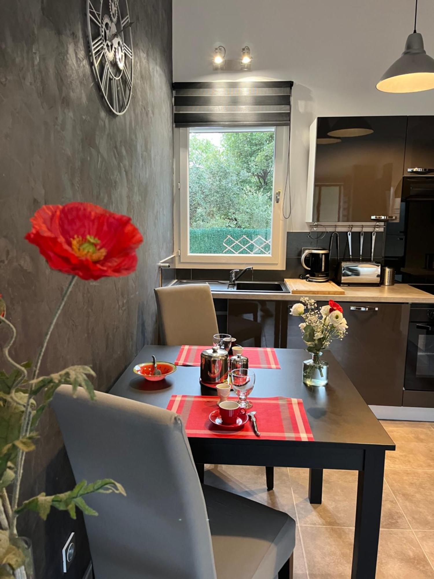 Appartamento L'AMANDERAIE à côté de LOURMARIN en LUBERON Cadenet Esterno foto